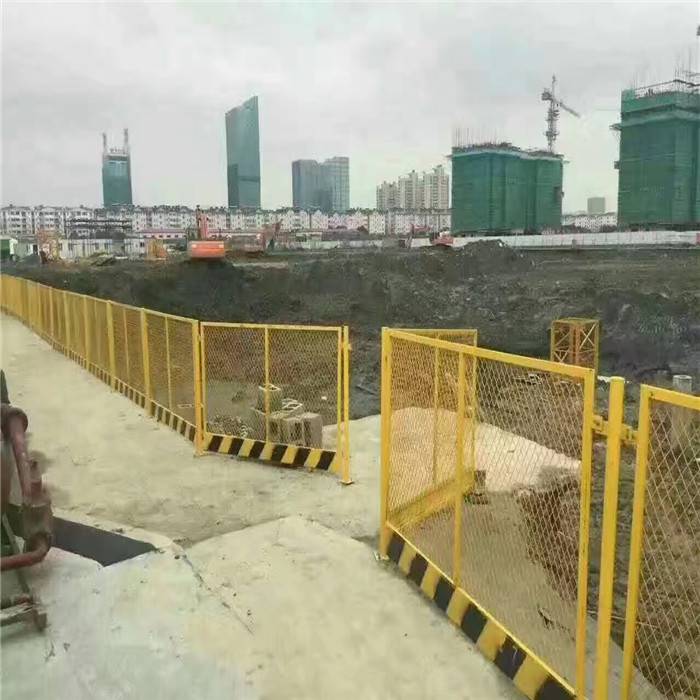 合肥基坑护栏网与定型化防护栏杆 基坑支护与楼层围护安全解析